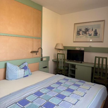 La Casa Mia Hotel บัดลังเงนซัลซา ภายนอก รูปภาพ
