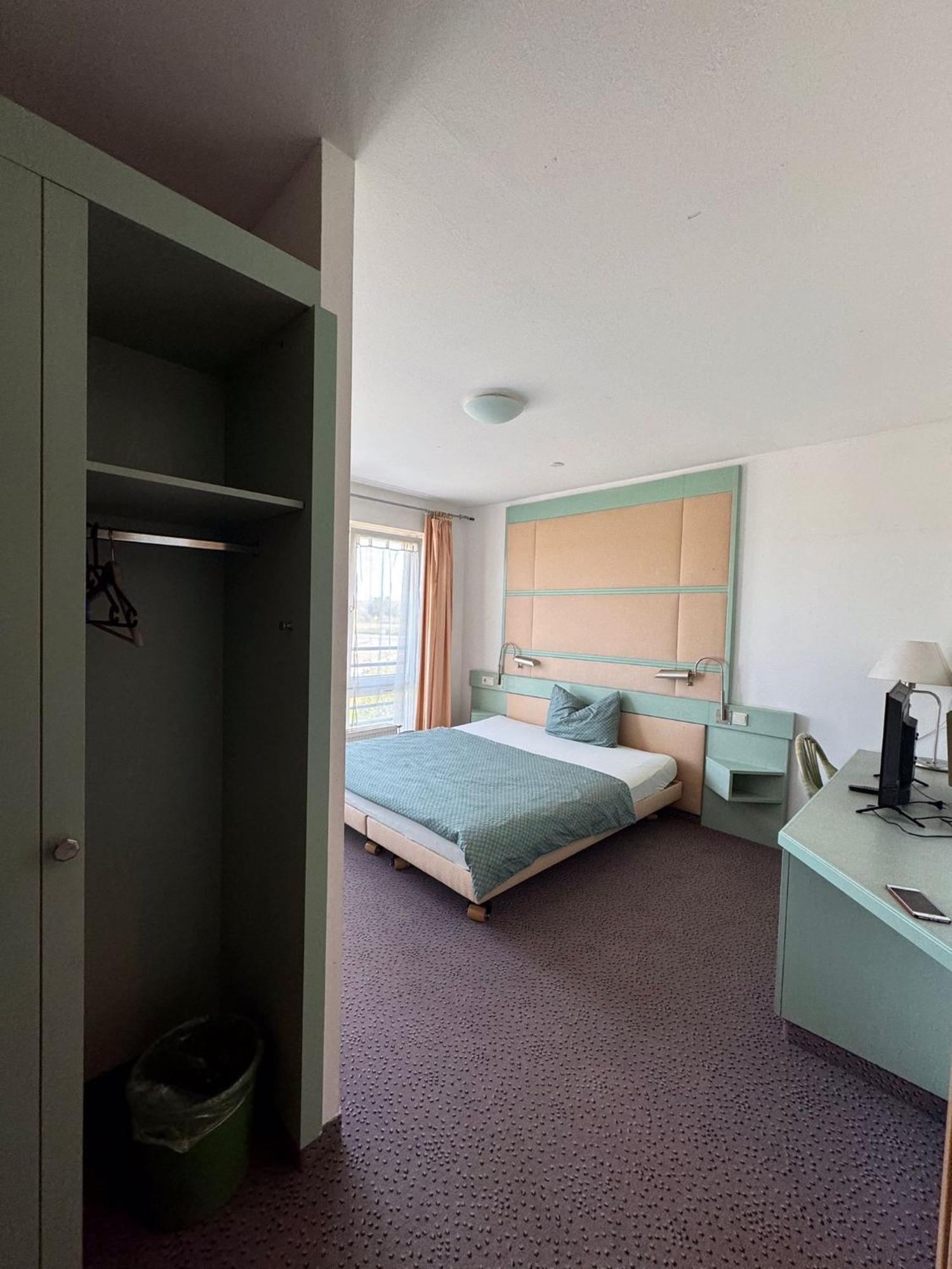 La Casa Mia Hotel บัดลังเงนซัลซา ภายนอก รูปภาพ